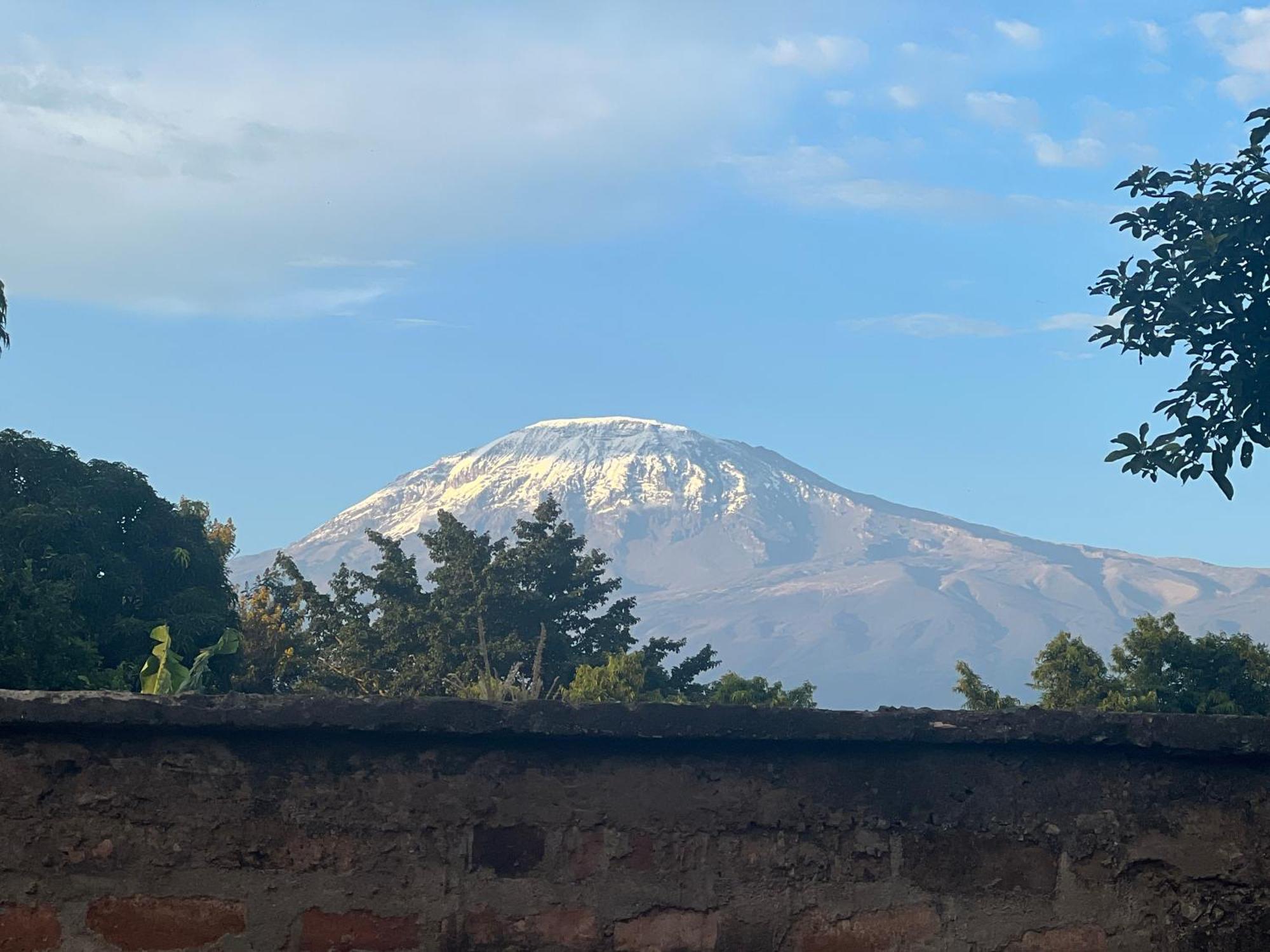 Kilimanjaro Trekcity Hostel Moshi Luaran gambar